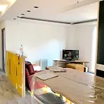 Hola! Apartment *